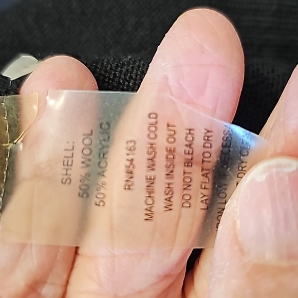 CALVIN KLEIN, NWOT. Black lightweight sweater with bling on the front Size small - Picture 10 of 10